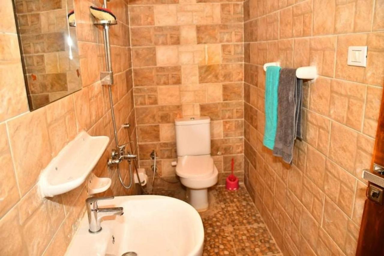 Om-Abdallah Aswan Bagian luar foto